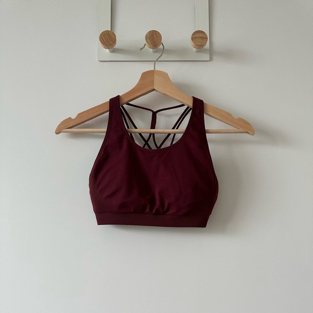 Fabletics sports bra in maroon